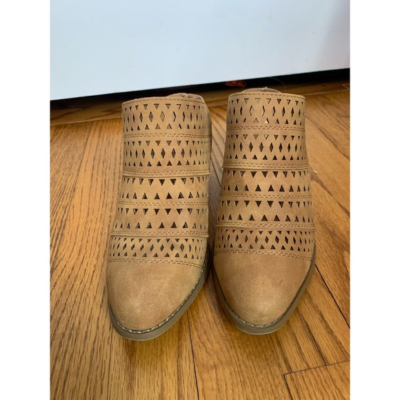 Cloudwalker Platform Heels Size 6 - Picture 3 of 7